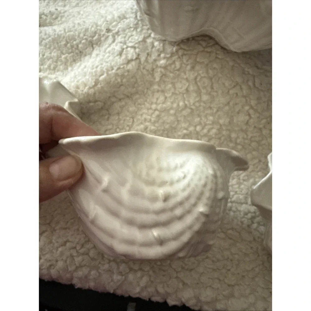 Pottery Barn Shell Salad Bowl Large W/3 Small Salad Bowls White 11